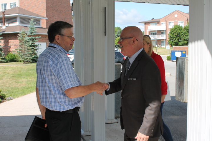 Project Manager Sid Tjeerdsma Welcomes Minister Steve Clark to Tollendale Village