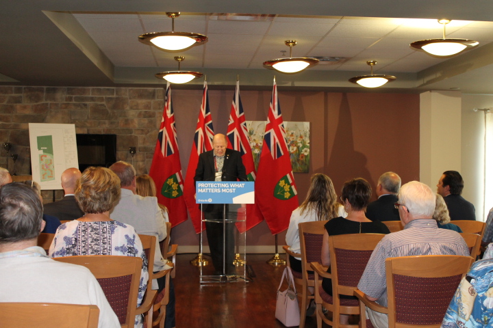 SCCSHI Chair Randy Reavy Welcomes Minister Steve Clark to Tollendale Village